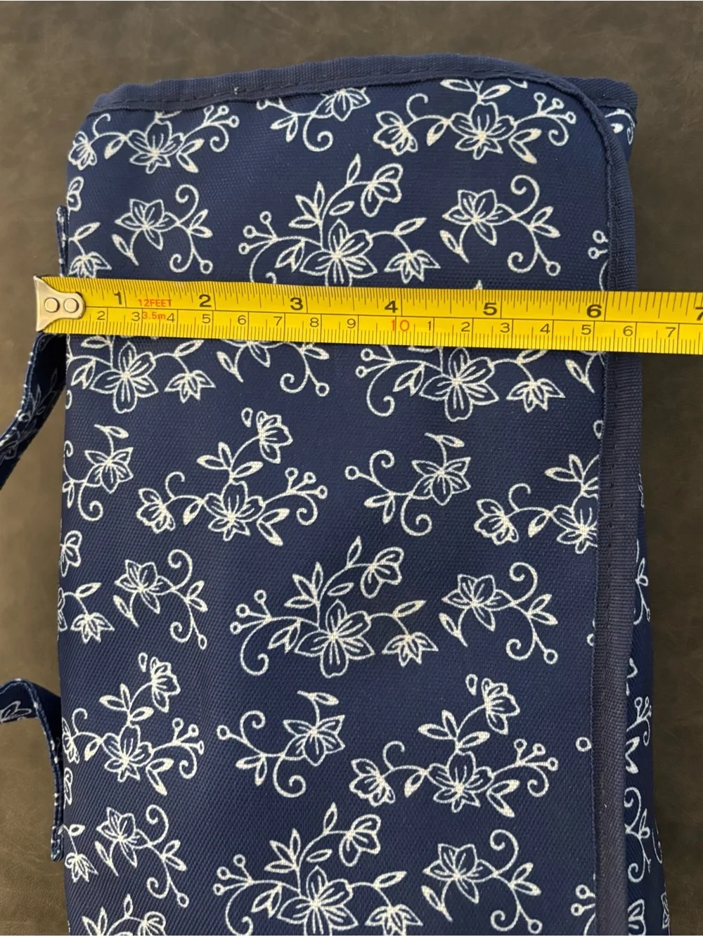 temp-tations Floral Lace 10-Piece Gadget Essentials Roll-Up Kit Navy/White